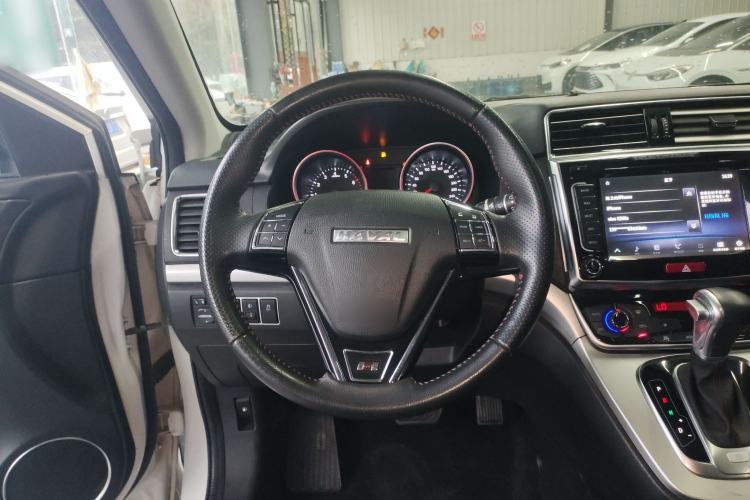 Used Haval H6 2015 Sport Edition 1.5T Automatic Two-Wheel Drive Luxury Model Steering Wheel