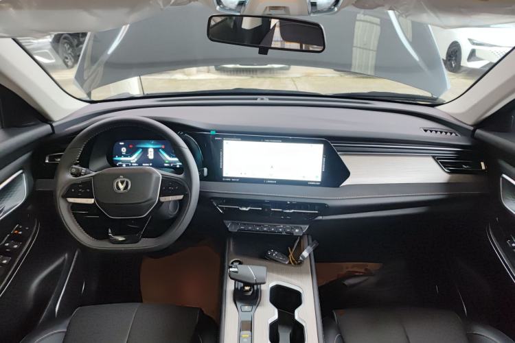 Used Changan X7 PLUS 2024 1.5T Automatic Luxury 7-Seater
