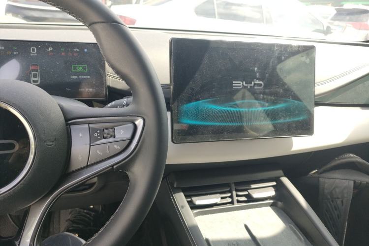 Used BYD Seal 06 New Energy 2025 DM-i Smart Drive 120KM Deluxe Model Center Console