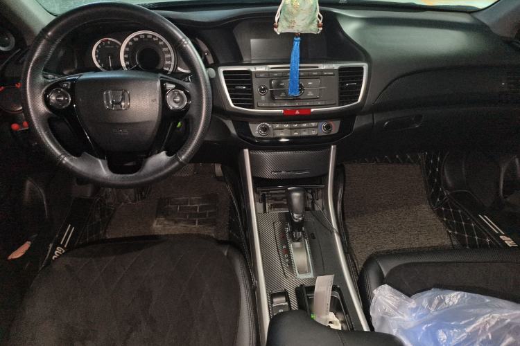 Used Honda Accord 2016 2.0L Comfort Edition Center Console