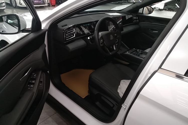 Used BYD Qin L 2026 DM-i 128KM Progressive Edition

