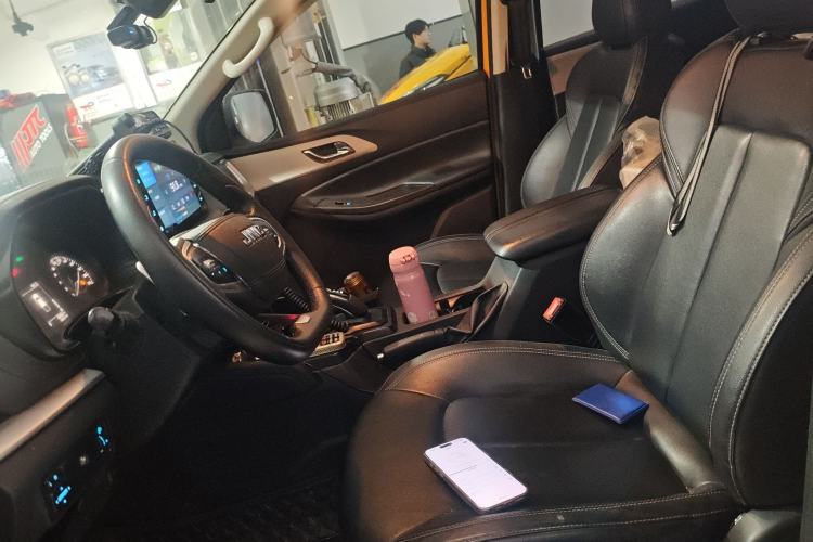 Used JMC Yuhu 7 2022 2.0T Automatic Diesel Two-Wheel Drive Comfort Plus Long Wheelbase Left Front Seat