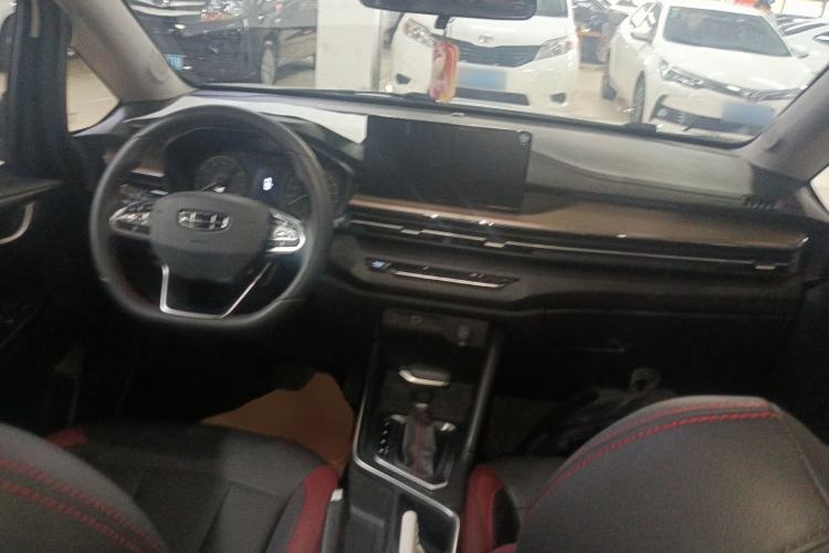 Used Geely Auto Vision X3 2021 PRO 1.5L CVT Deluxe Model Center Console