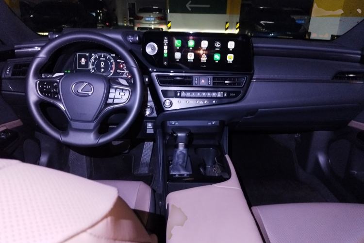 Used Lexus ES 2023 200 Excellence Edition
