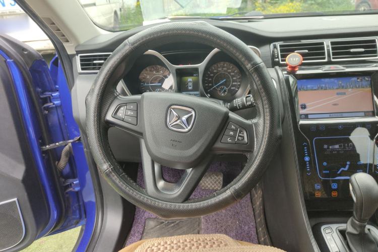 Used JMC Yusheng S330 2016 1.5L GTDi Automatic Two-Wheel Drive Flagship Edition Steering Wheel