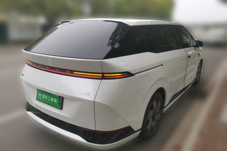 Used XPeng X9 2024 702 Ultra-Long Range Max Rear Right 45 Deg