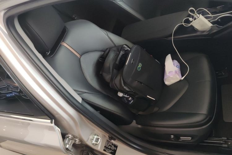 Used Toyota Camry 2021 2.0G Luxury Edition
