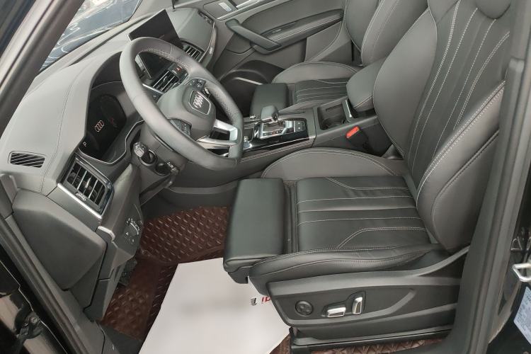 Used Audi Q5L 2023 40T Luxury Dynamic Model
