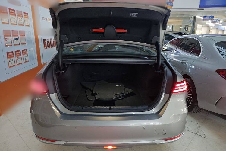 Used BMW i5 2024 eDrive 35L Prestige Luxury Package
