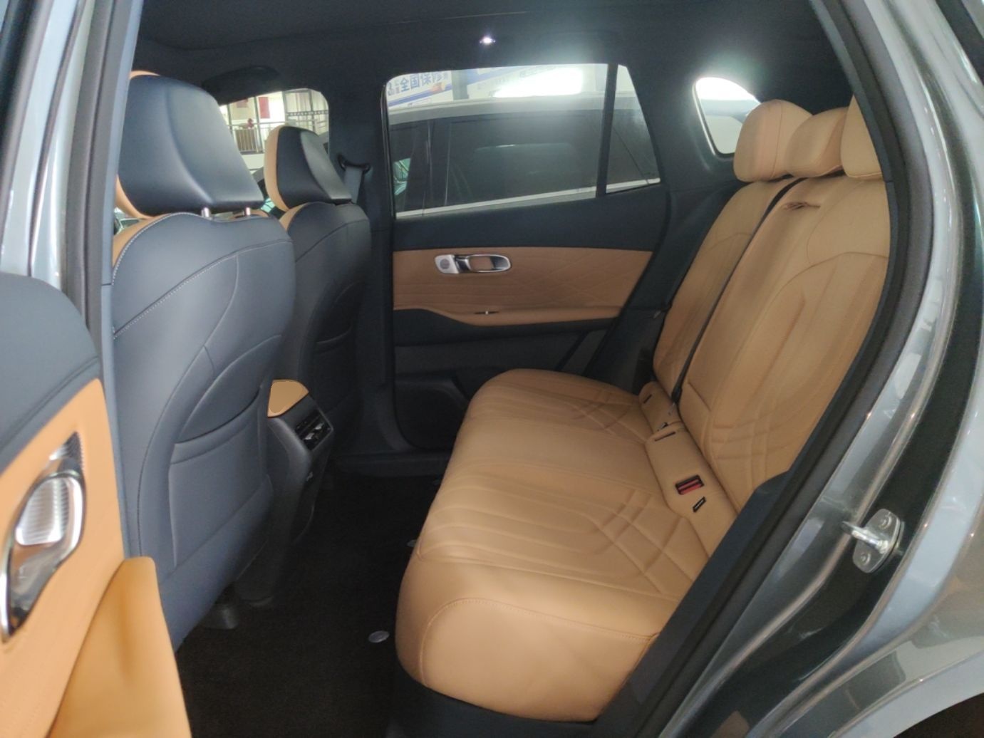Geely Galaxy Xingjian 7 EM-i 2025 120km Launch+ Version — снимка 20