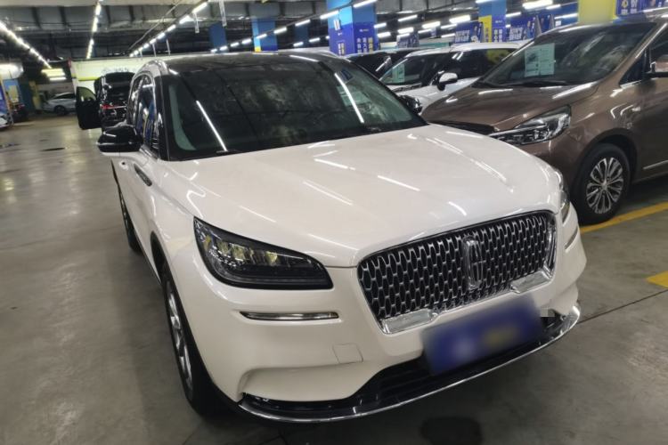 Used Lincoln Corsair 2020 2.0T Two-Wheel Drive Luxury Edition Front Right 45 Deg