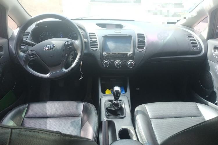 Used Kia K3 2015 1.6L Manual GLS Center Console