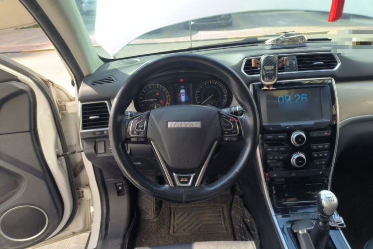 Used Haval H2 2017 Red-Label 1.5T Manual Two-Wheel-Drive Elite Model

