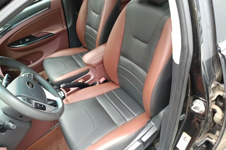 Used BYD Surui 2015 Revised Version 1.5L Manual Luxury Edition
