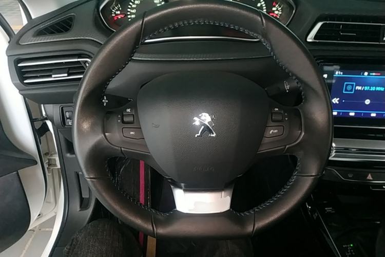 Used Peugeot 308 2016 230THP Automatic Luxury Edition Steering Wheel