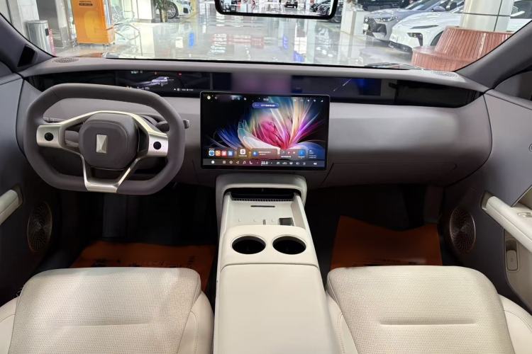 Used Avatr 06 2025 Max All-Electric Version