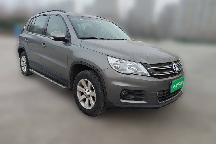Used Volkswagen Tiguan 2010 1.8 TSI Automatic Two-Wheel Drive Trend Edition Front Right 45 Deg