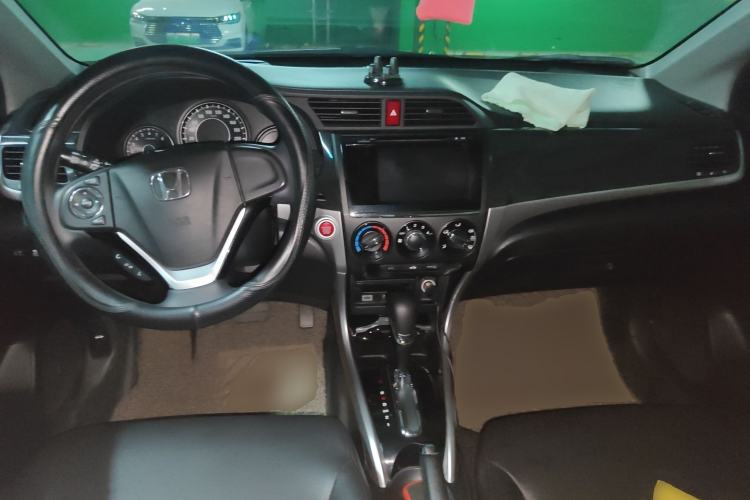 Used Honda Crider 2013 1.8L automatic luxury edition
