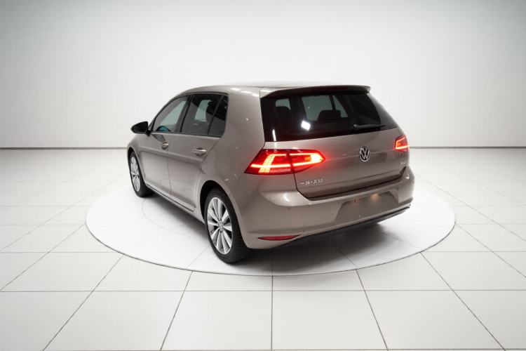 Used Volkswagen Golf 2014 1.6L Manual Fashion Edition
