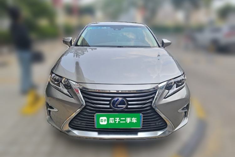 Used Lexus ES 2015 300h Comfort Edition