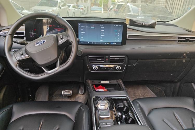 Used Ford Edge 2021 PLUS EcoBoost 245 Two-Wheel-Drive Titanium 7-Seater
