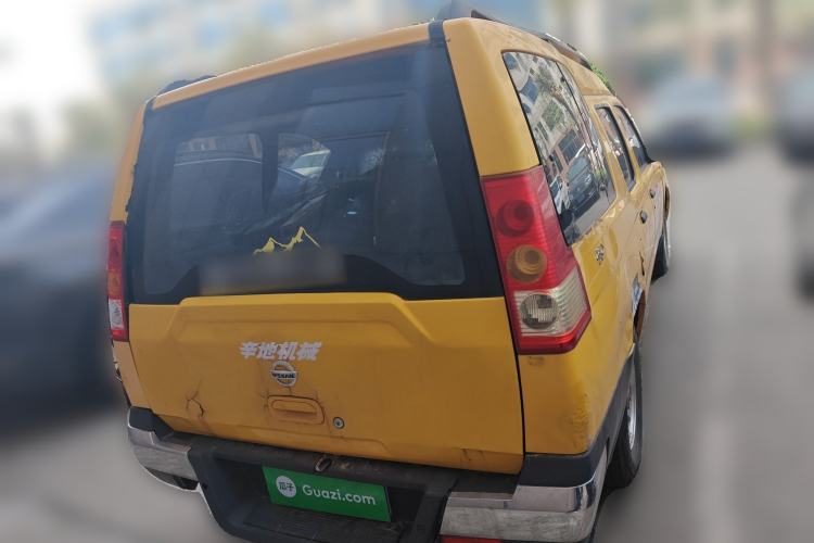 Used Nissan ZN Van 2013 2.4L Two-Wheel Drive Standard Model with 5 Seats
