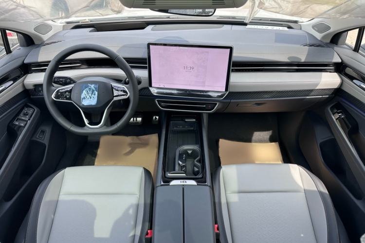 Used Volkswagen ID.7 VIZZION 2024 AIR model Interior 1