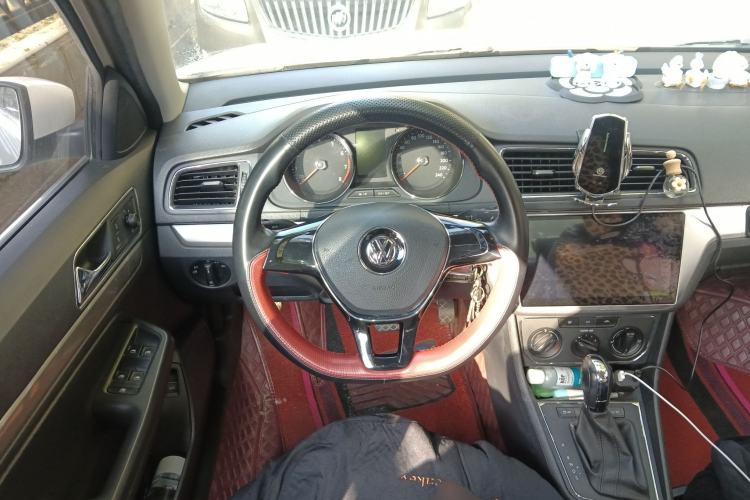 Used Volkswagen Lavida 2015 1.6L Automatic Comfort Edition
