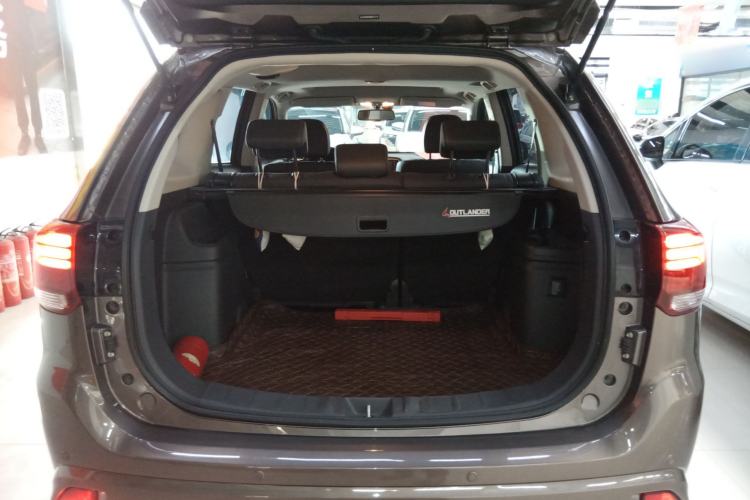 Used Mitsubishi Outlander 2021 Revised Version 2.0L Two-Wheel Drive Enjoyment Edition 5 Seats
