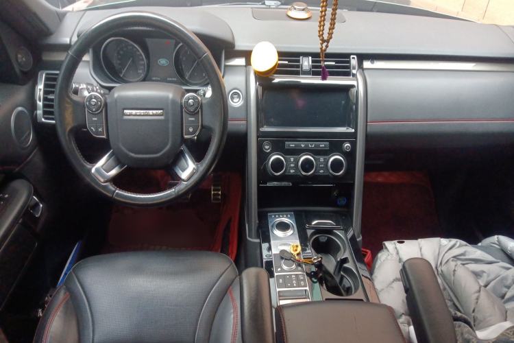 Used Land Rover Discovery 2017 3.0 SC V6 HSE Center Console