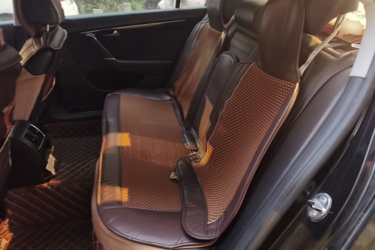 Used Volkswagen Magotan 2013 1.8TSI Luxury Model Left Rear Seat