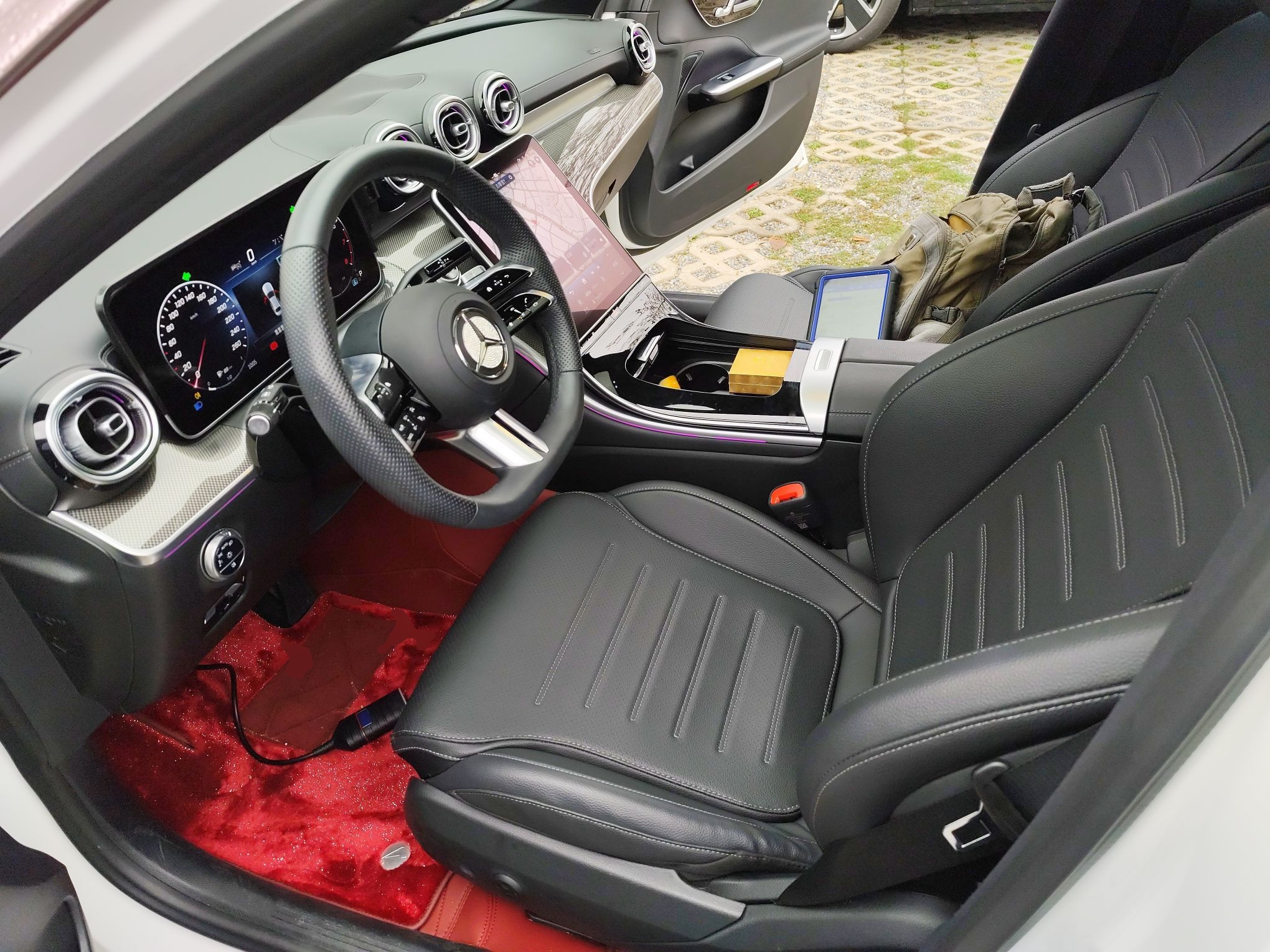 Переднее сиденье в автомобиле