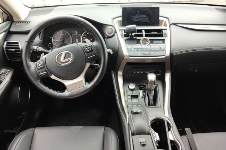 Used Lexus NX 2015 200T All-Wheel-Drive Fēngshàng Edition Center Console