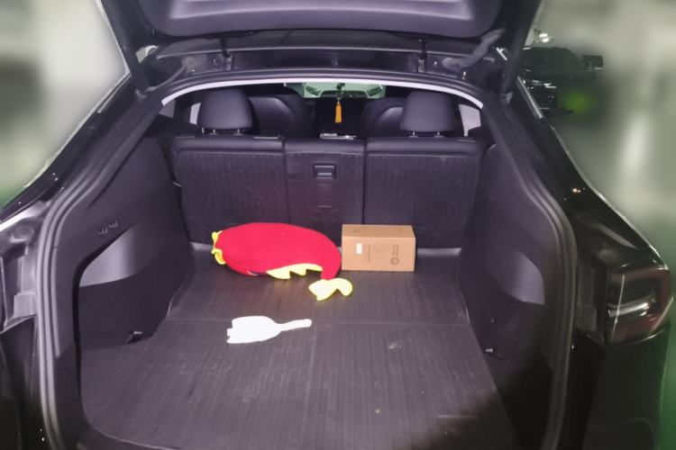 Used Tesla Model Y 2023 Rear-Wheel-Drive Version
