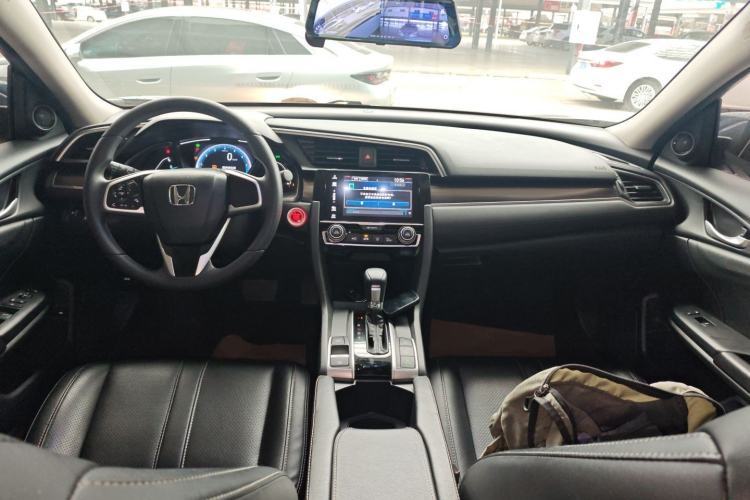 Used Honda Civic 2019 220TURBO CVT Dynamic Edition China VI Center Console
