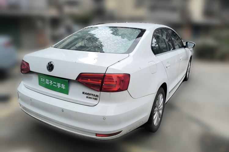 Used Volkswagen Sagitar 2015 230TSI Manual Comfort Version
