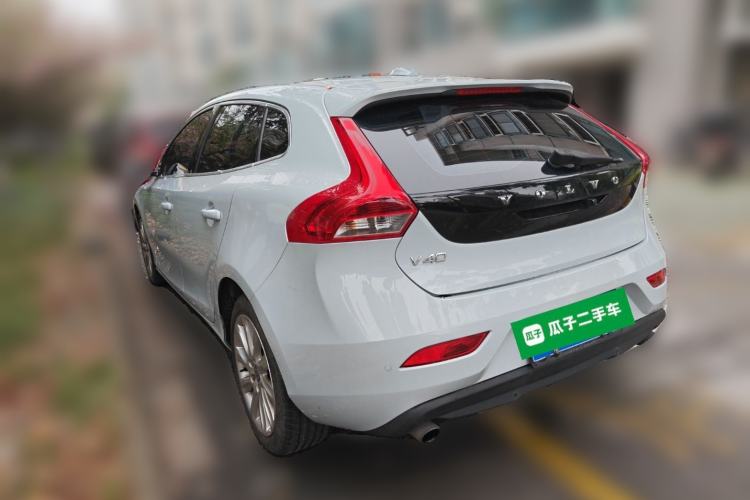 Used Volvo V40 2014 2.0T Zhiya Edition Rear Left 45 Deg