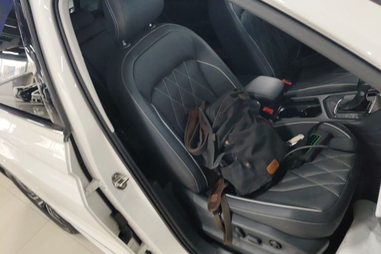 Used Volkswagen Tiguan L 2022 330TSI Automatic Two-Wheel Drive R-Line Enhanced Edition Right Front Seat