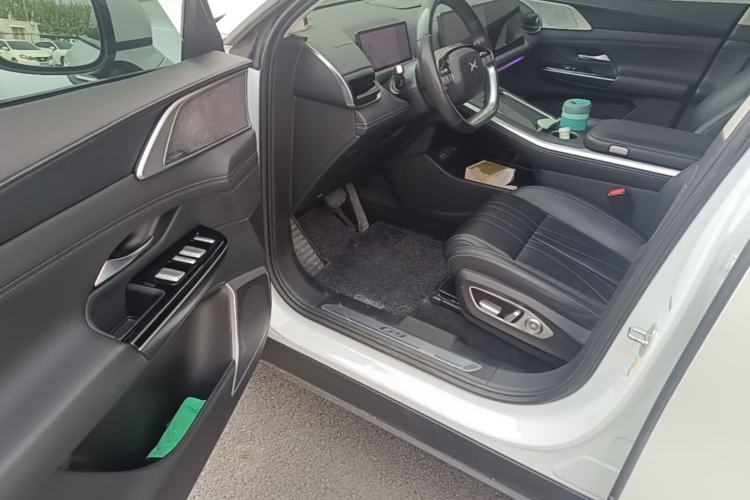 Used XPeng G9 2024 570 Max Driver Seat