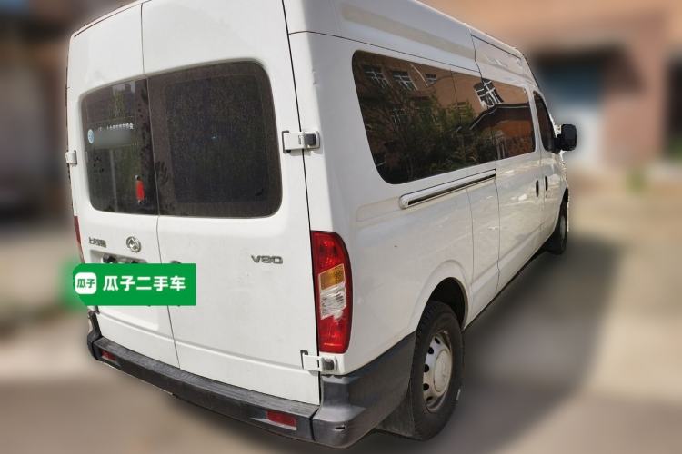 Used SAIC MAXUS Xintu V80 2019 2.5T Classic Model 6-Speed Manual Aotong Long Wheelbase Mid-Height 7-Seater