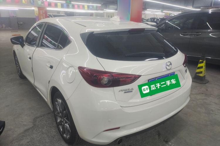Used Mazda 3 Axela 2017 Hatchback 2.0L Automatic Luxury Model Emission Standard China V