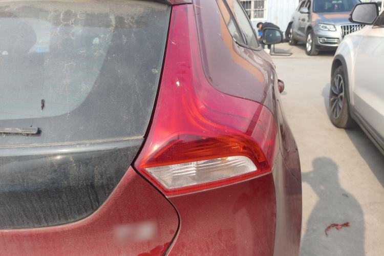 Used Volvo V40 2016 T3 Zhiyi Edition