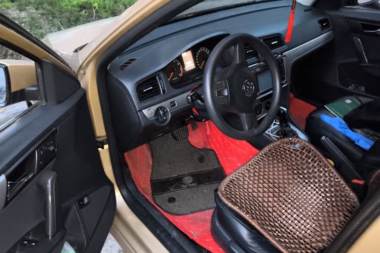 Used Volkswagen Lavida 2013 Revised Classic 1.6L Automatic Fashion Edition Driver Seat