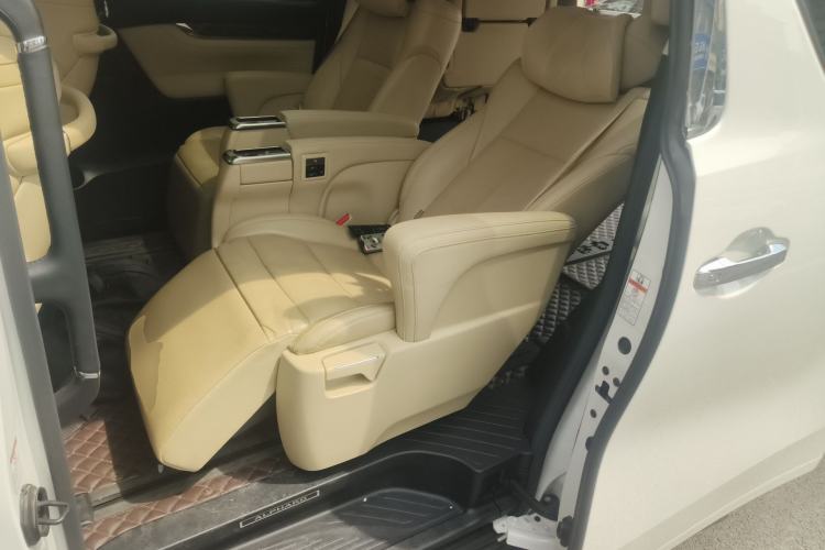 Used Toyota Alphard 2020 Dual-Engine 2.5L Luxury Edition
