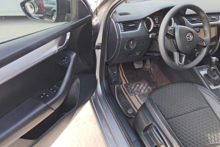 Used Skoda Octavia 2019 TSI230 DSG SmartDrive Luxury Edition China VI
