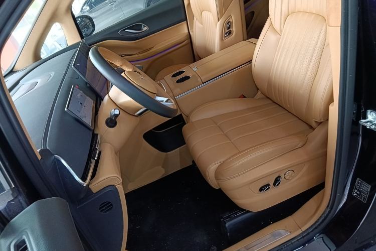 Used VOYAH Dream 2025 PHEV Four-Wheel-Drive Flagship Kunpeng Edition Left Front Seat