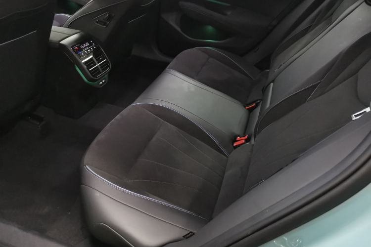 Used Volkswagen Passat 2025 Pro 380TSI Starry Dragon Luxury Edition
