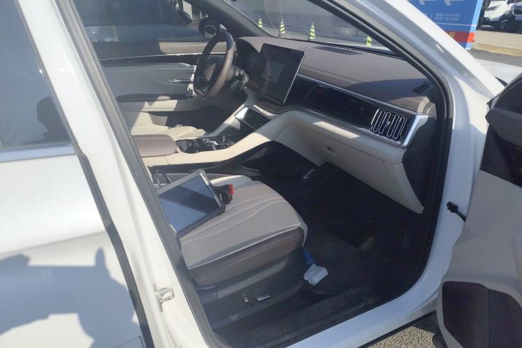 Used BYD Song PLUS New Energy 2025 EV Intelligent Driving Edition 520km Luxury Model
