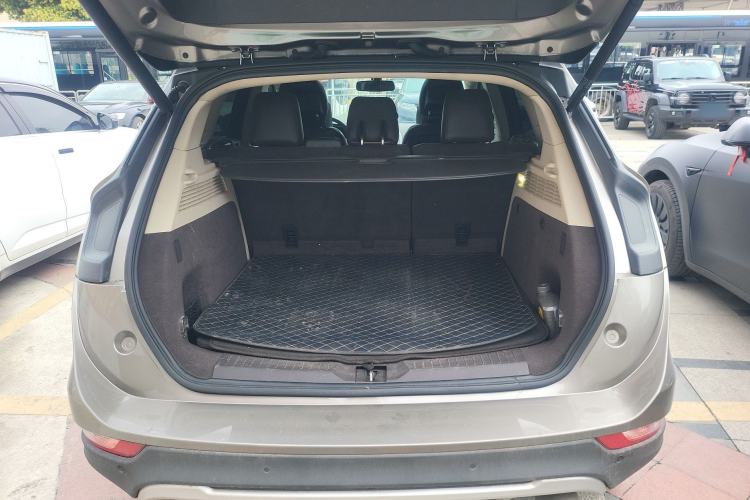 Used Lincoln MKC 2017 2.0T Two-Wheel-Drive Luxury Edition Trunk