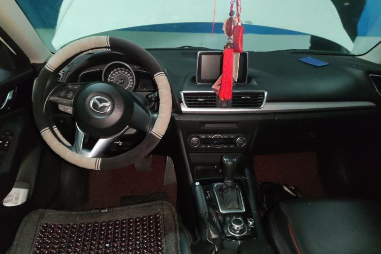 Used Mazda 3 Axela 2016 Sedan 1.5L Automatic Luxury Model
